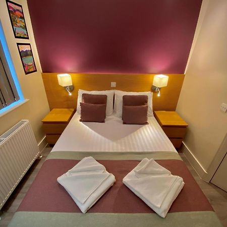 אנפילד Holtwhites Hotel מראה חיצוני תמונה