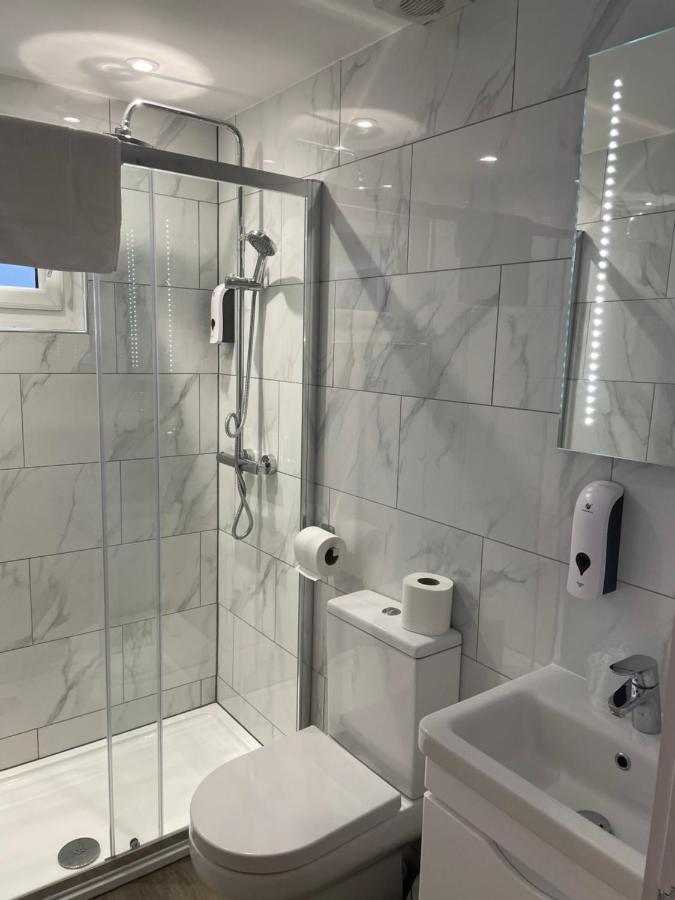 אנפילד Holtwhites Hotel מראה חיצוני תמונה