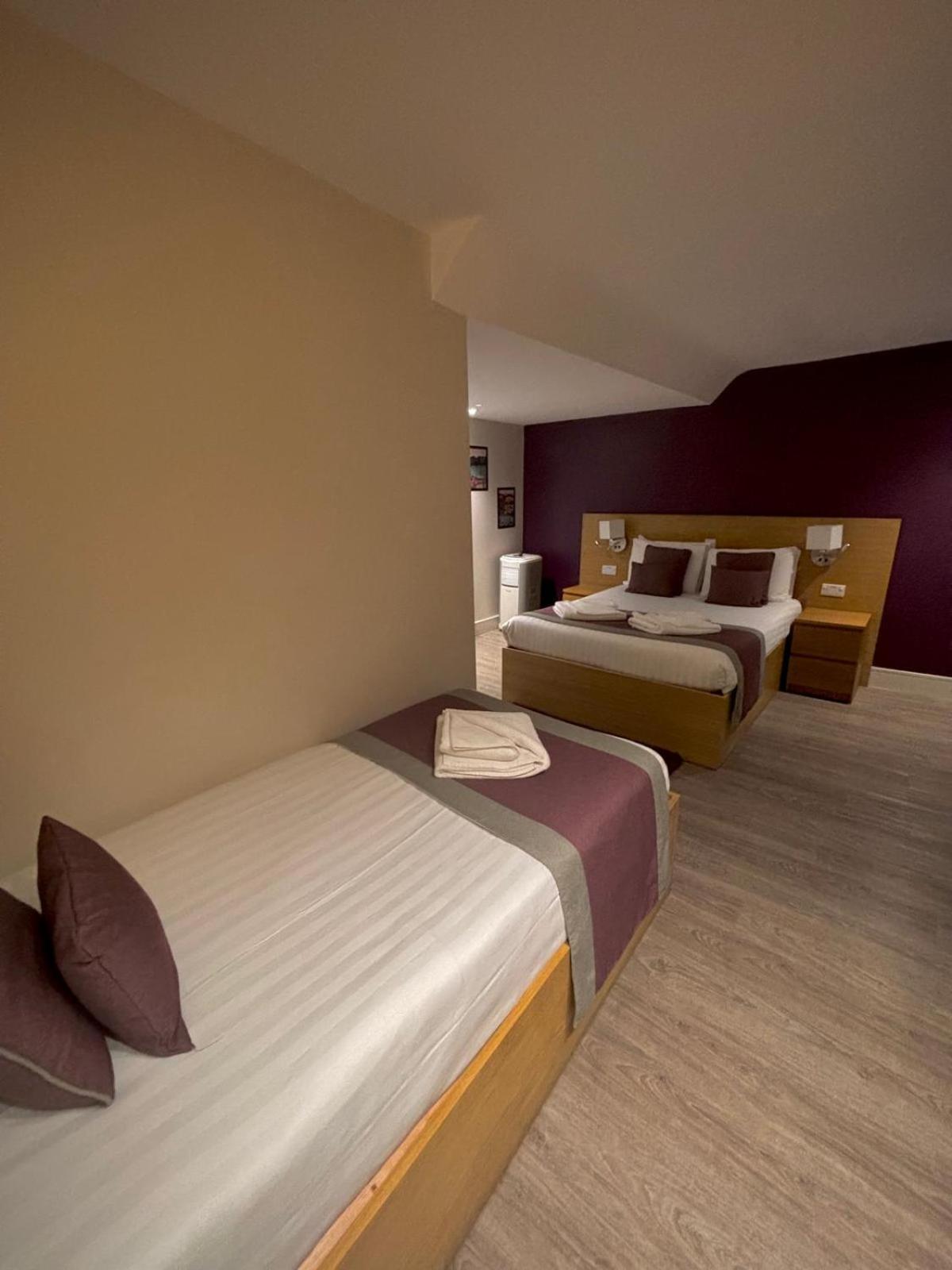 אנפילד Holtwhites Hotel מראה חיצוני תמונה