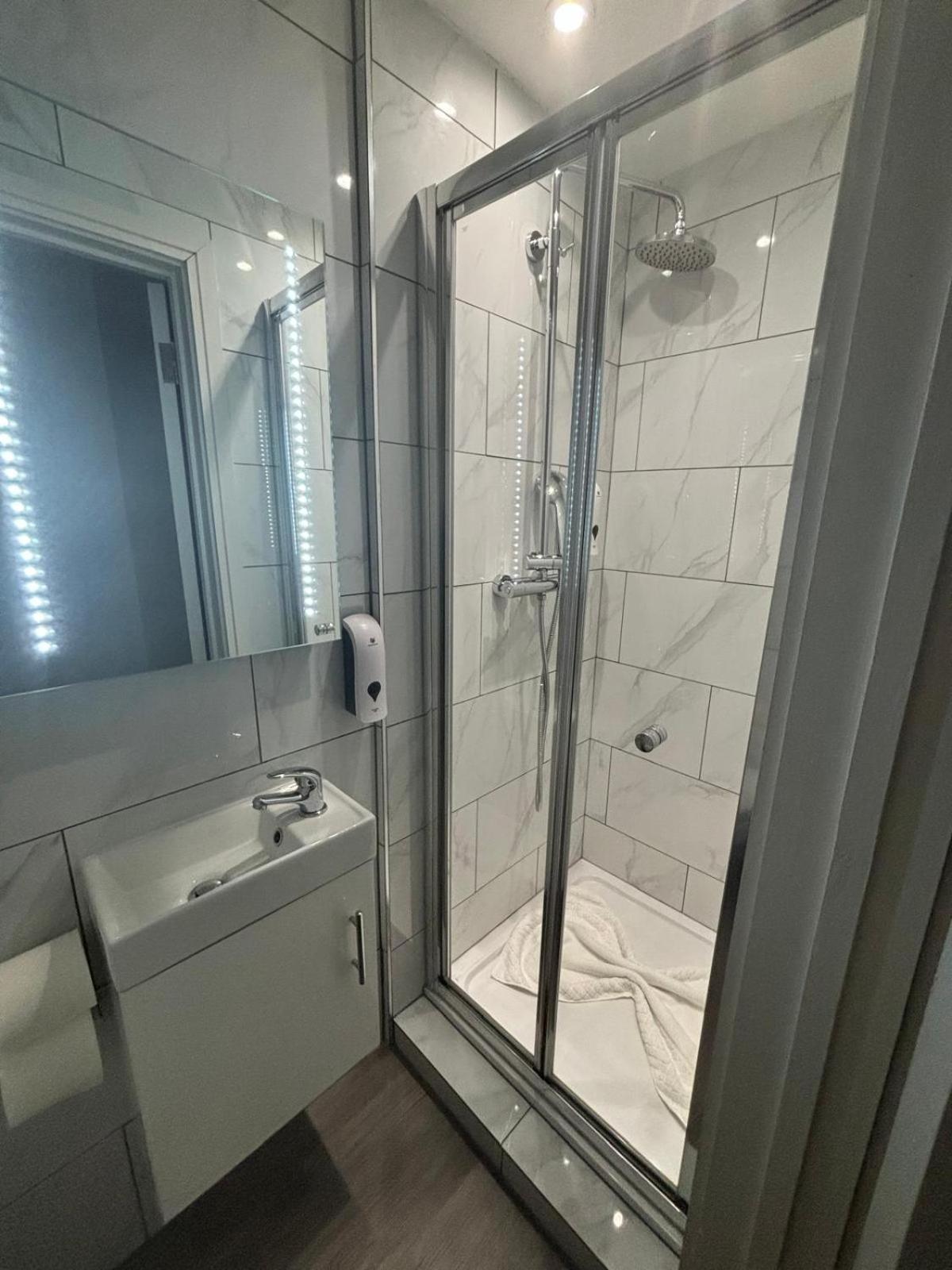 אנפילד Holtwhites Hotel מראה חיצוני תמונה